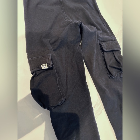 Aritzia Legging with two big side pockets - Picture 3 of 4